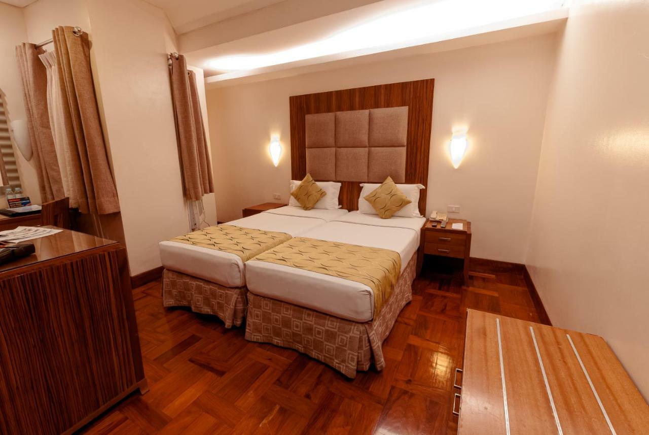 City Garden Suites Manila Kültér fotó